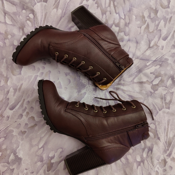 Style and Co., Heeled boots, burgundy purplish color, size:8 - Picture 7 of 8